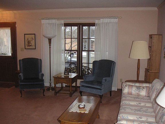 5th image of 3804 Thornwood Dr