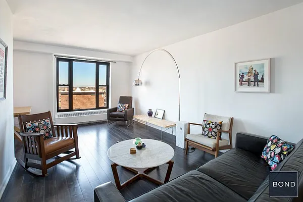 Sold by Bond New York | media 7