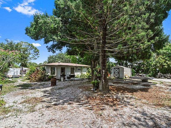 3rd image of 707 Dixie Lane