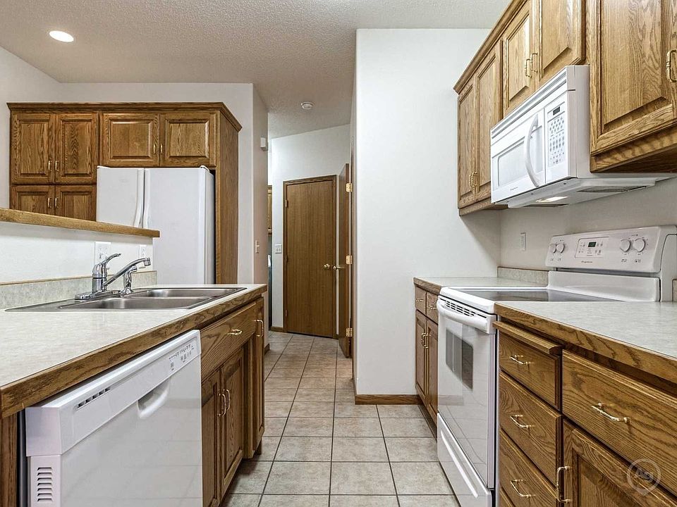 1st image of 3021 23rd Ave S #2B-1BA-1465SQFT