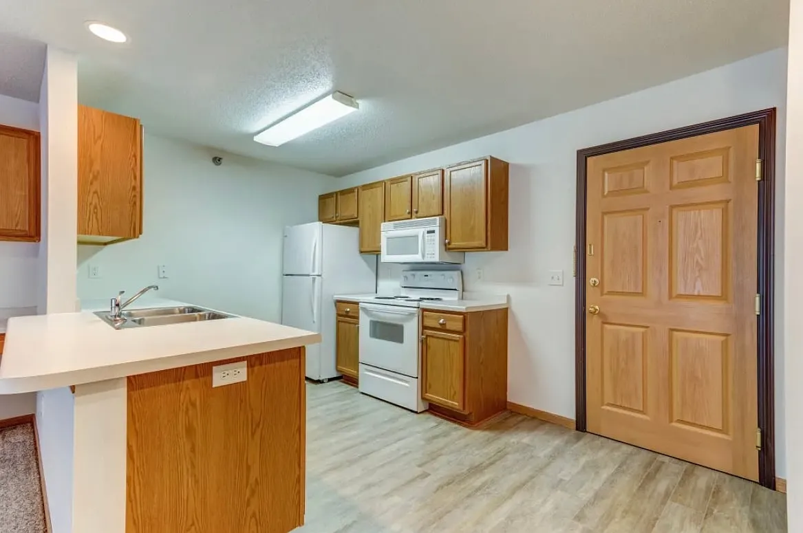1 bed, $895 — Photo 2