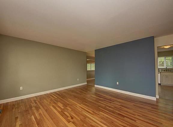4th image of 4041 Lockport Dr