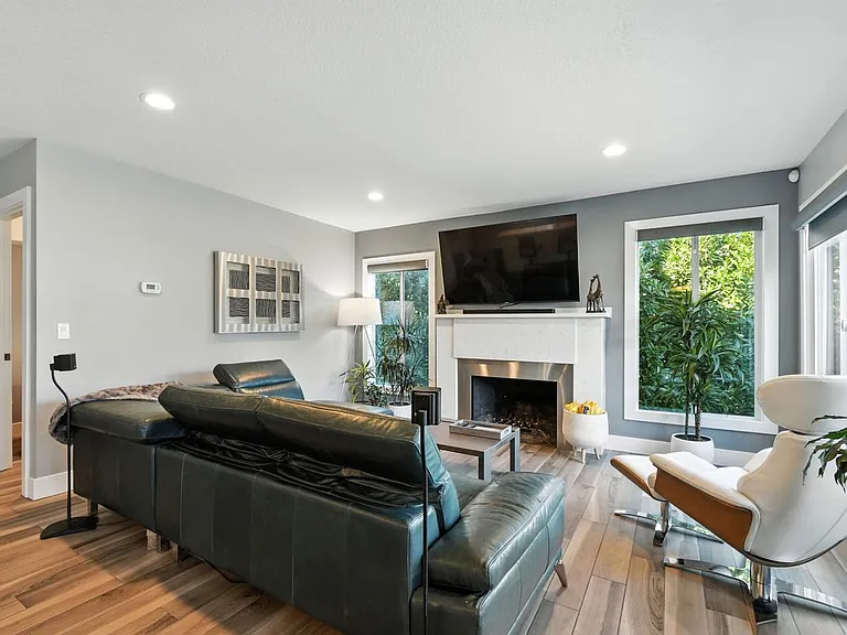 2407 E Mill Plain Blvd — Photo 7