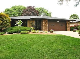 1808 E Aztec Ln, Mount Prospect, IL 60056