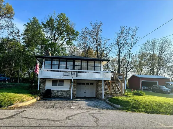 152 Beach Dr, Lake Tapawingo, MO 64015