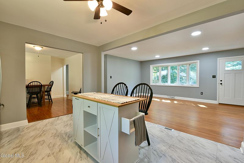 2nd image of 31 Cambridge Drive