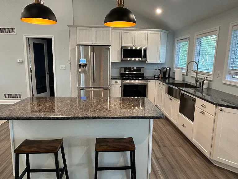124 Eareckson Ln — Photo 44