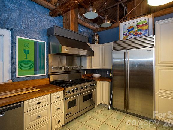 32nd image of 15 Chestnut St