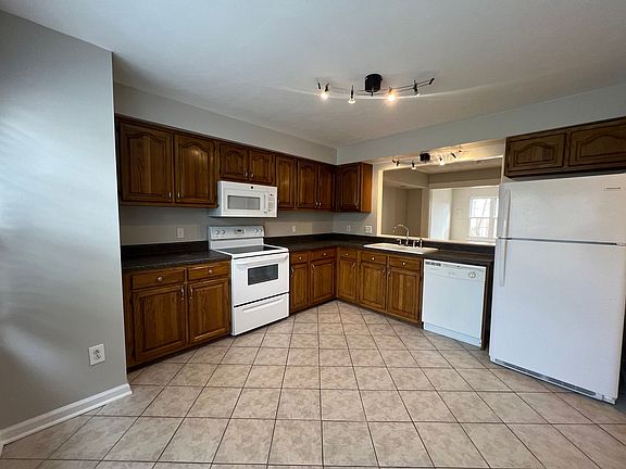 4th image of 2984 Saville Garden Way