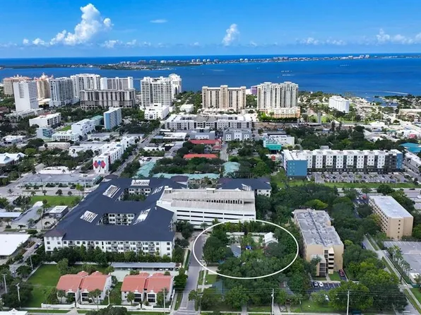 1569 7th St, Sarasota, FL 34236