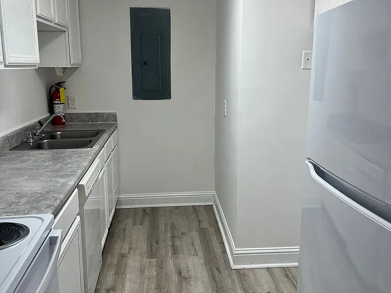 1187 Edna Pl S #1208 — Photo 3