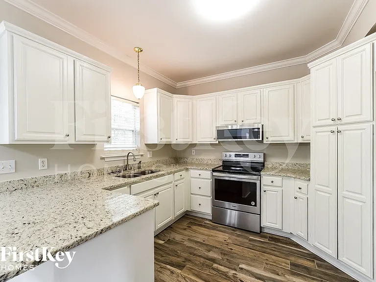 917 Jackson Cir — Photo 6