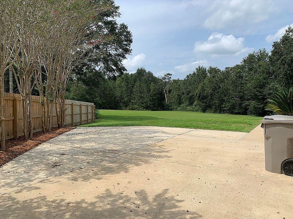 2nd image of 3360 Holt Cir