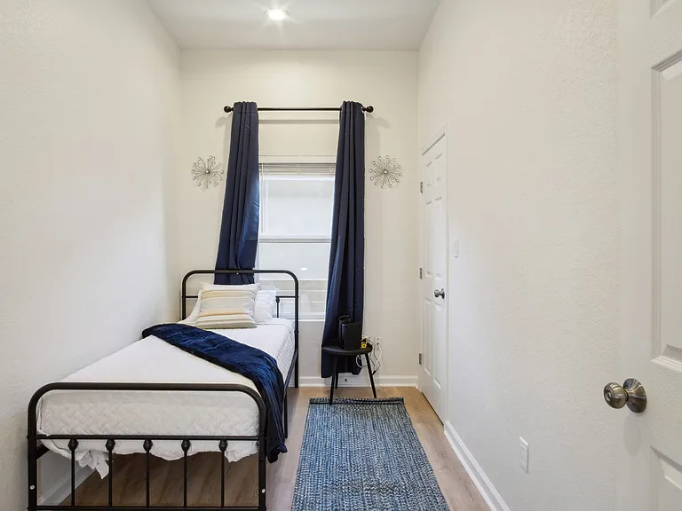 Rehmann St — Photo 15