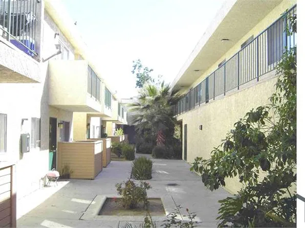 9023 Burnet Ave, North Hills, CA