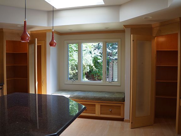 3rd image of 1205 Heritage Ct