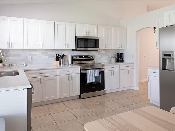 4th image of 1085 Indian Ridge Trl E