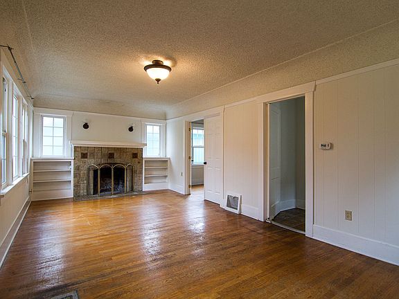 4th image of 8005 Brooklyn Ave NE