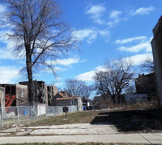 1st image of 1313 S Kolin Ave
