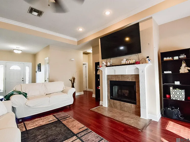 121 Therease Dr — Photo 9