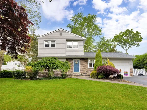 38 Virginia Avenue, Ronkonkoma, NY 11779