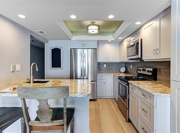 4th image of 25800 Hickory Blvd APT 206