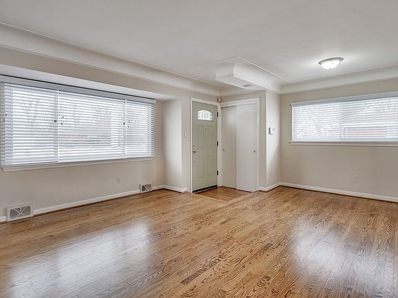 3rd image of 53270 Aulgur Dr