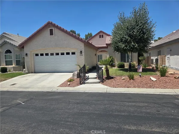 11262 Country Club Dr, Apple Valley, CA 92308