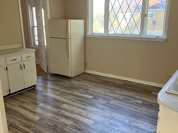 4th image of 535 Richmond Ave