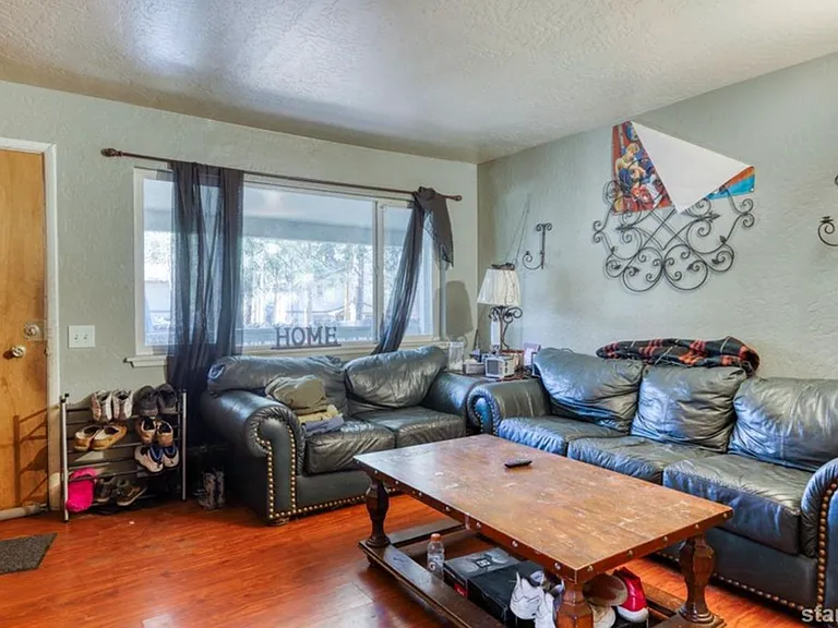 1105 Sierra Blvd #A — Photo 3
