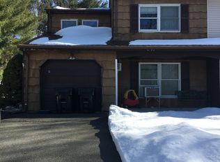 9 Farmer Ln, Airmont, NY 10952
