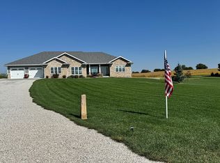 1412 260th St, Hiawatha, KS 66434