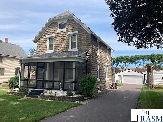1st image of 208 Linden St SW