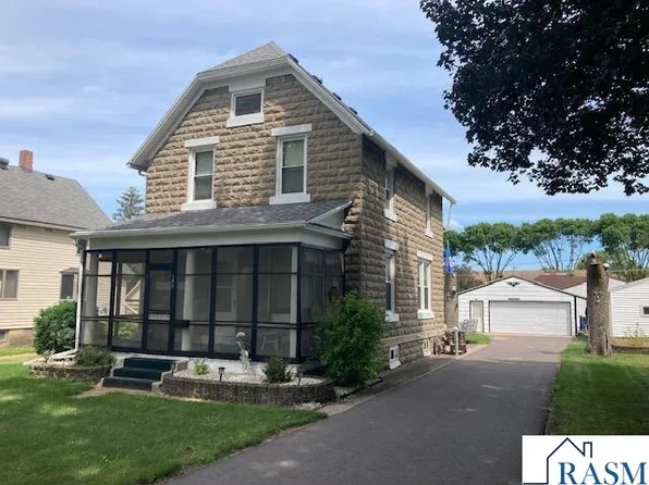 208 Linden St SW, Sleepy Eye, MN 56085