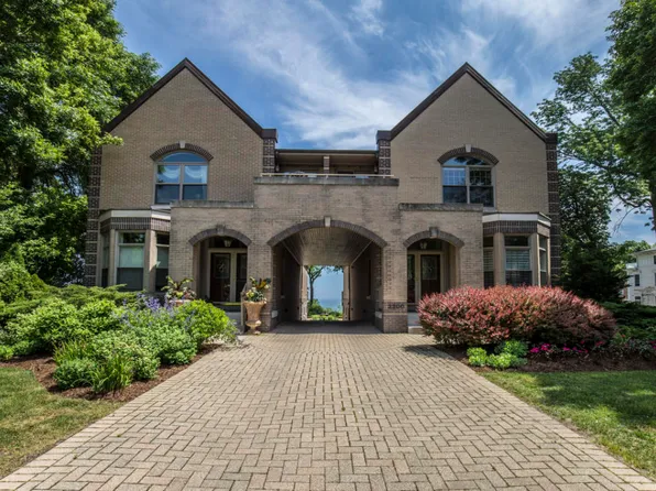 2200 N Terrace Ave #2200, Milwaukee, WI 53202