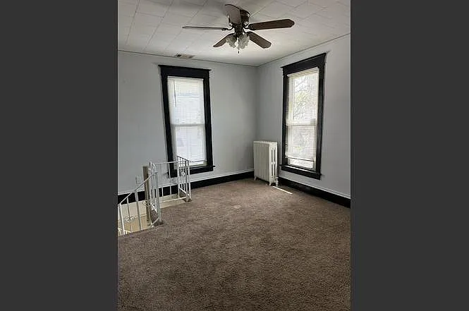 212 W Washington St — Photo 11