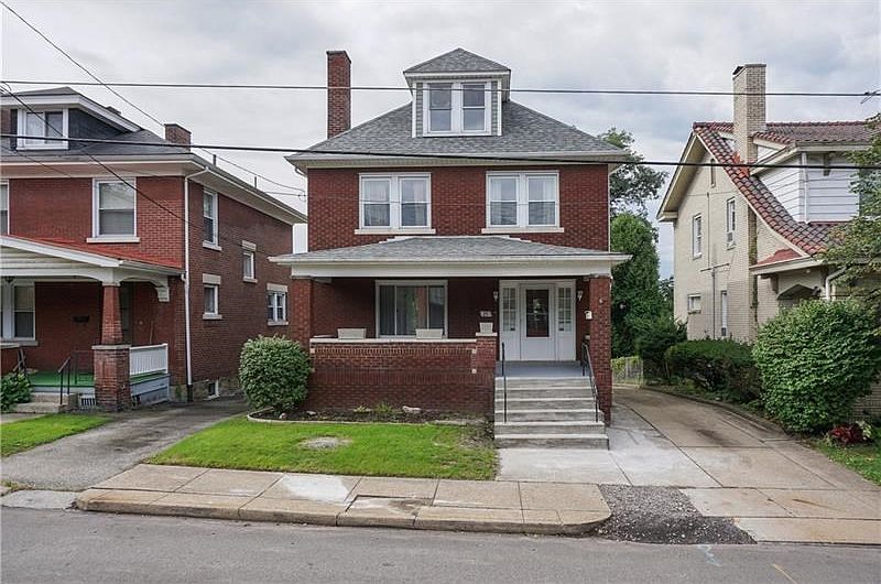Welcome to charming 25 Perryview Avenue, close to major roadways, shopping and restaurants.