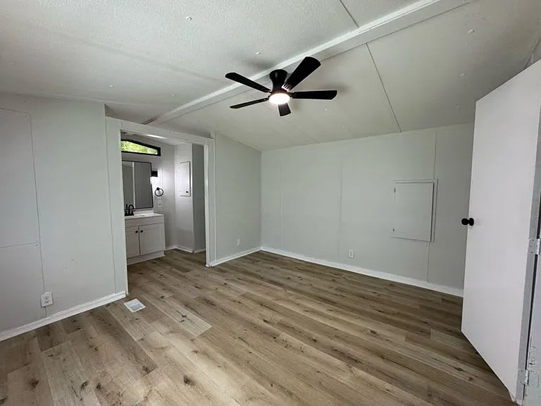 5735 Zelma Blvd #1-4 — Photo 16