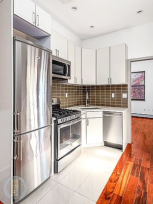 2nd image of 100 Edgecombe Ave #2RA