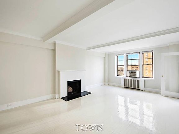 5th image of 302 W 12th St APT 9D