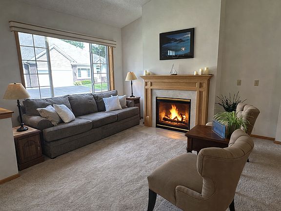 5th image of 10915 Nassau Ct NE