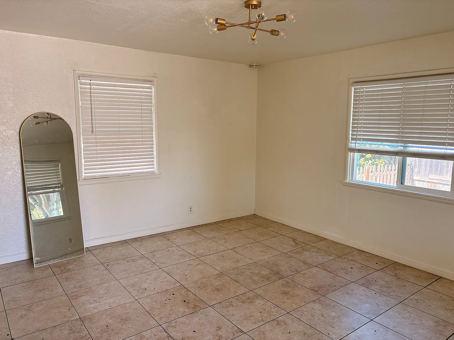1 bed, 720 sqft, $1,950 — Photo 3