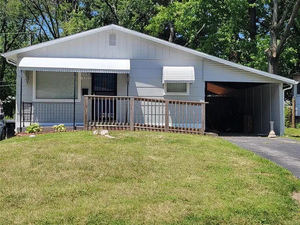 10525 Lord Dr, Saint Louis, MO 63136