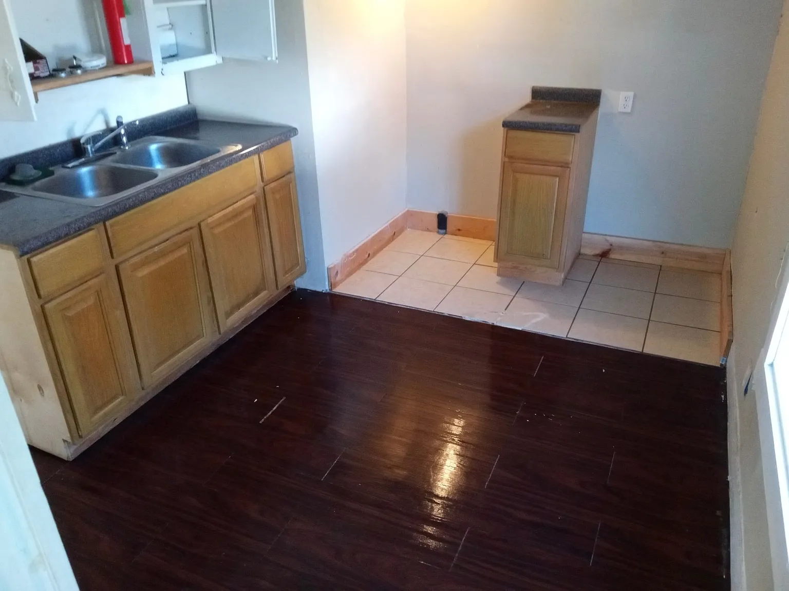 3203 1/2 Darien St — Photo 3