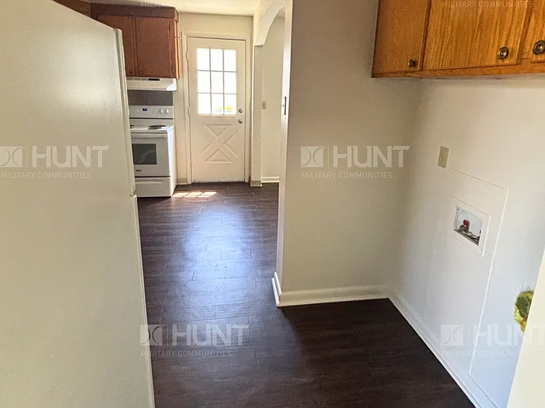 135 W Dove Ln — Photo 5