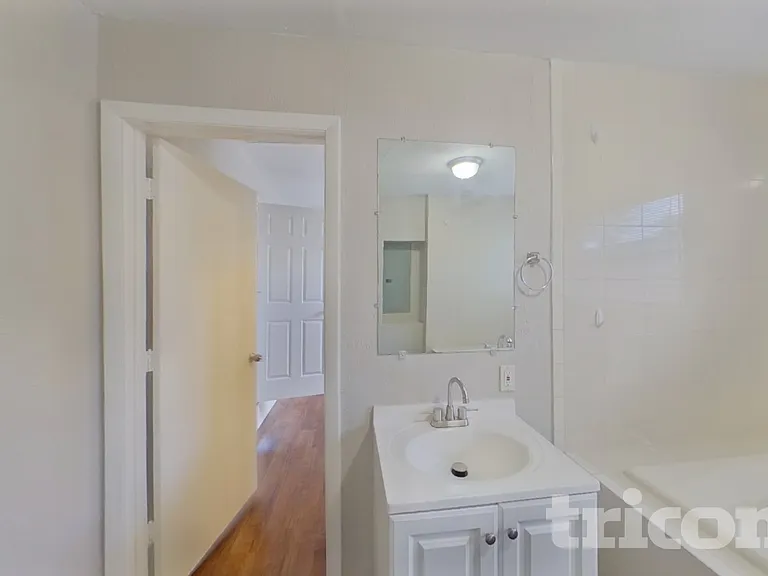 1604 Clark St — Photo 7