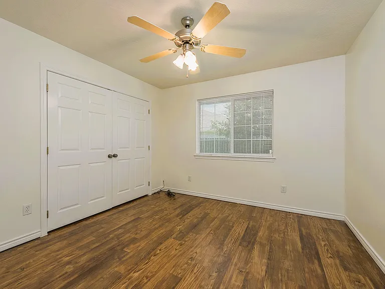 1427 Western Oaks Ct — Photo 8