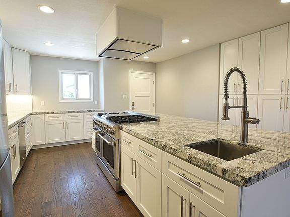 3rd image of 1396 Carrie Lee Way