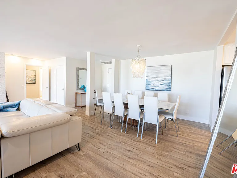 723 Palisades Beach Rd #318 — Photo 6