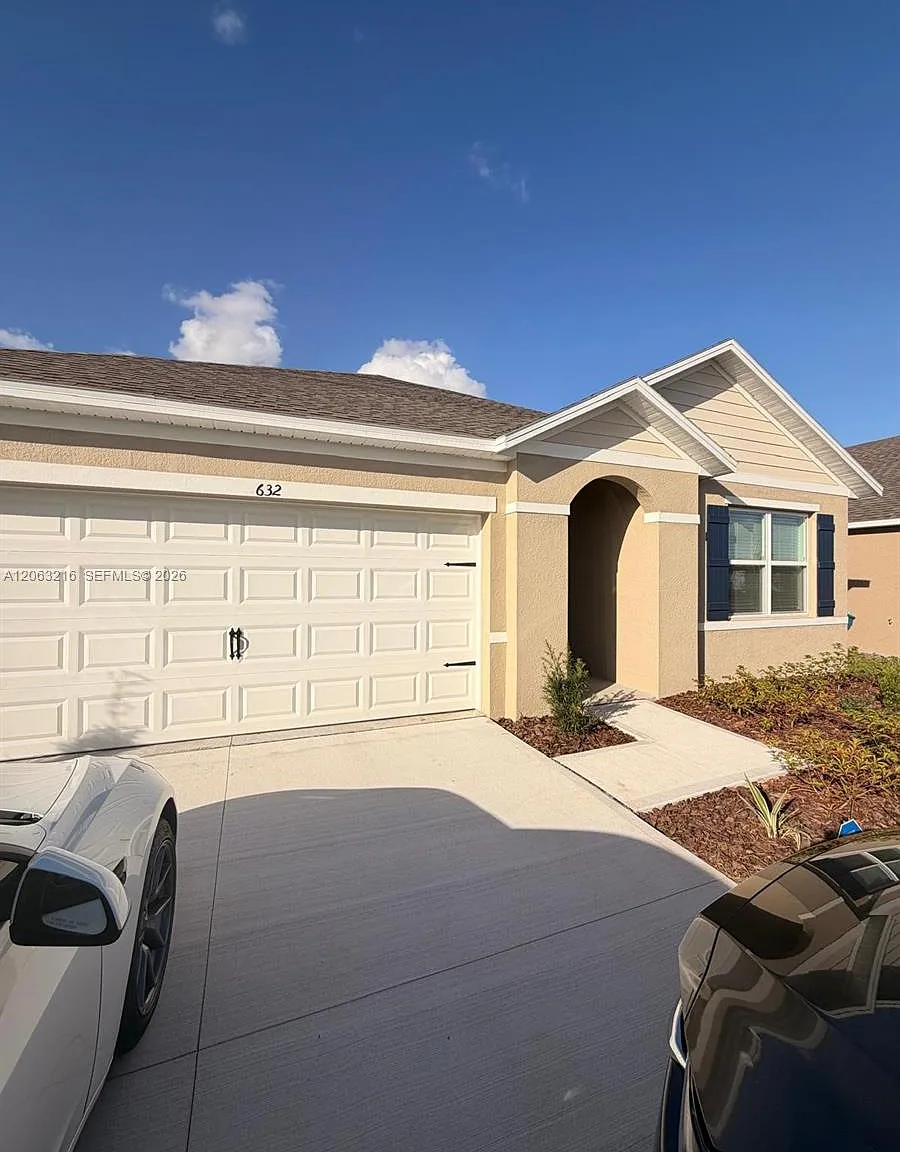 3 bed, 2.5 bath, $1,850 — Photo 2